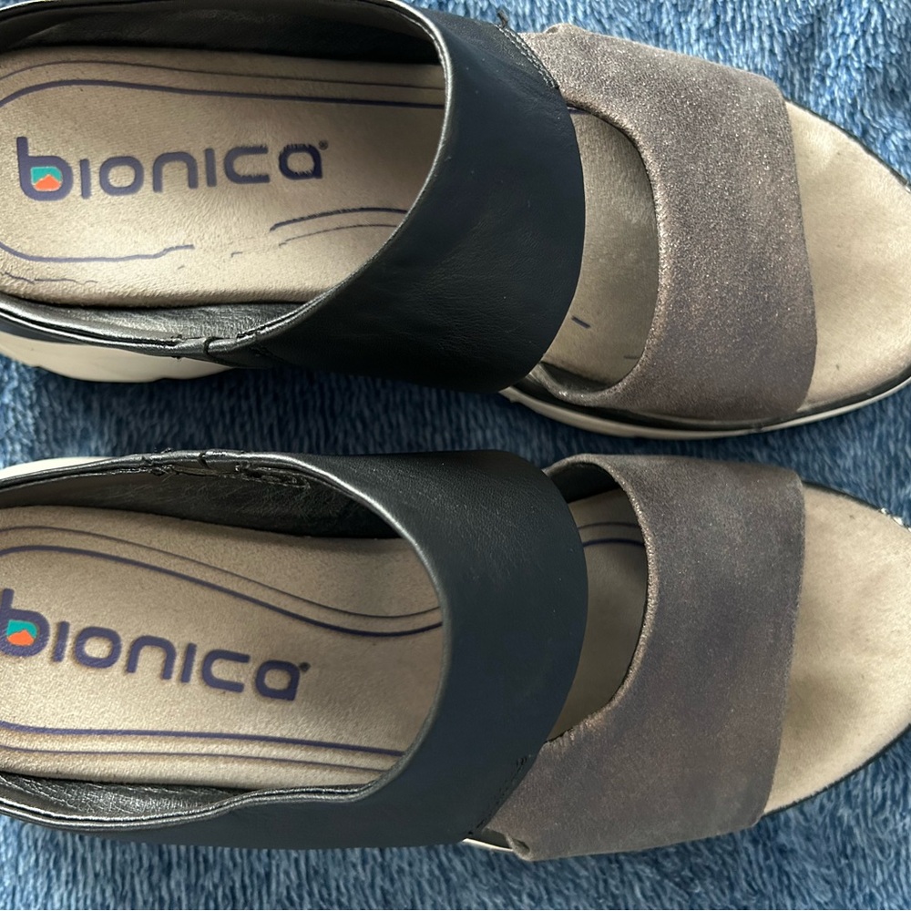 Bionica black and pewter high arch cushioned sandals
